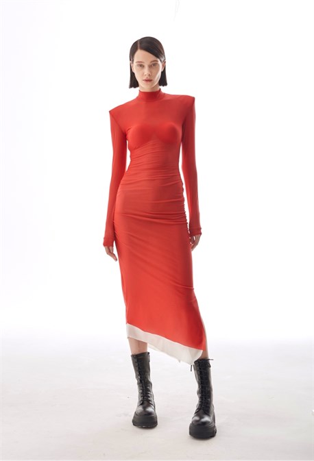 Красное платье с подплечниками - фото 61689