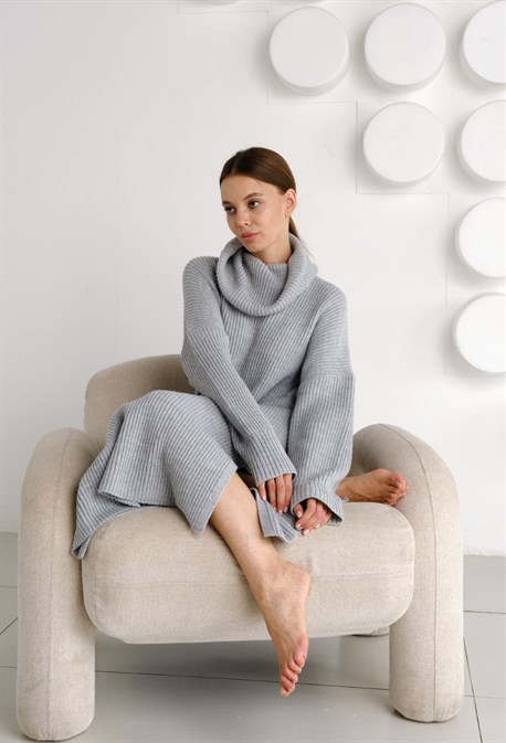 ПЛАТЬЕ ВЯЗАНОЕ С ВЫСОКИМ ВОРОТОМ - фото 61815