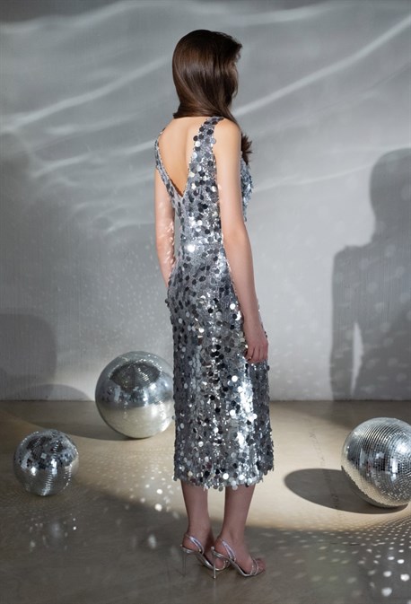 Серебристое платье - фото 62439