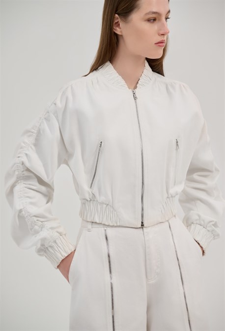 Жакет-бомбер укороченный из белой джинсы - фото 63387