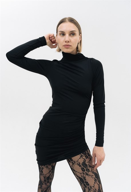 Платье со сборкой BEE - фото 68170 Платье со сборкой BEE - фото 68170