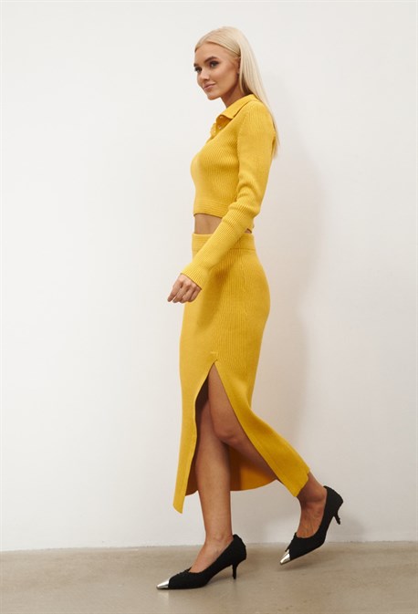 Костюм топ и юбка с разрезом - фото 70100