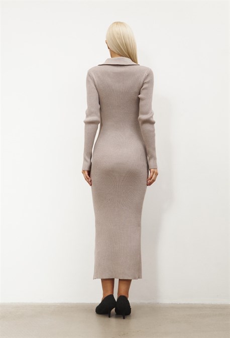 Платье вязаное с разрезом - фото 70122