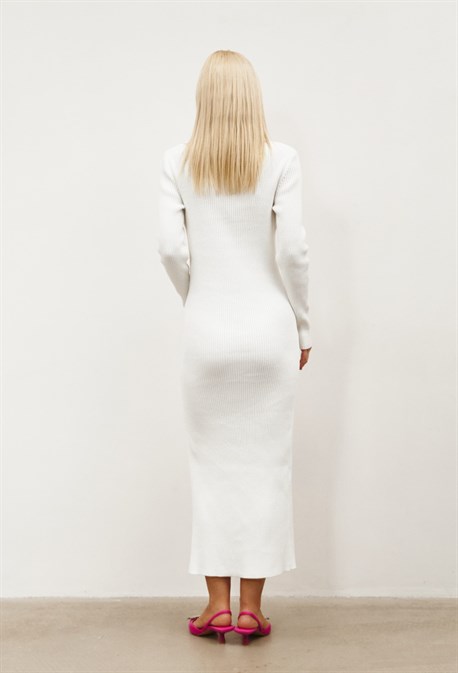 Платье вязаное с разрезом - фото 70125