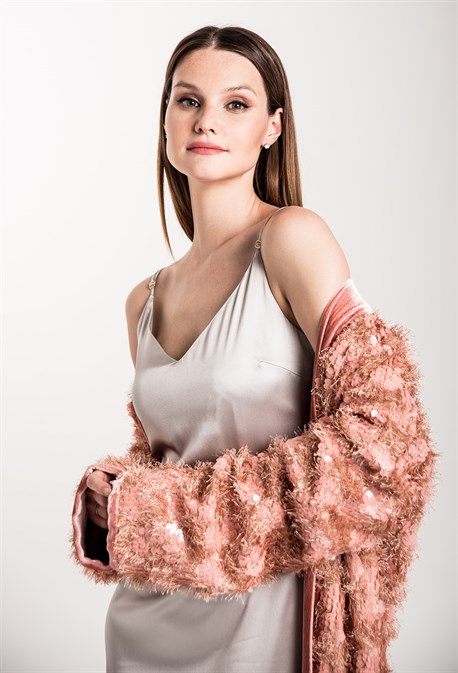 Кимоно с пайетками с отделкой из бархата - фото 71585