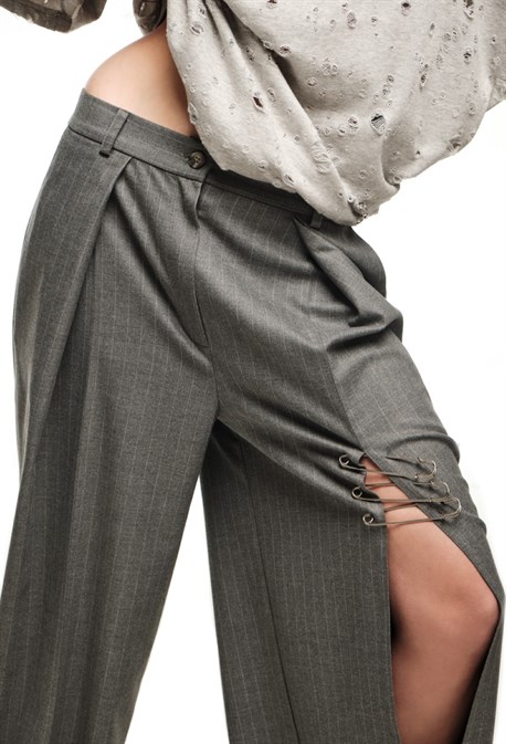 Брюки шефа с разрезом - фото 74133