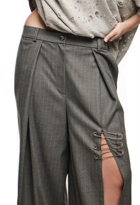 Брюки шефа с разрезом - фото 74134