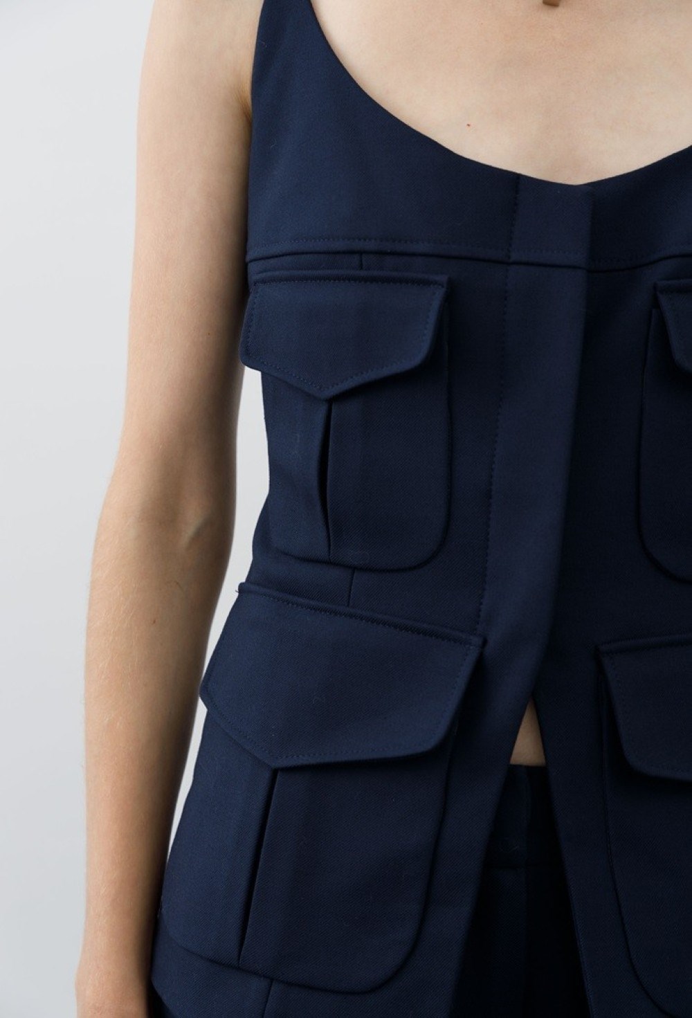 Жилет с карманами - фото 76454