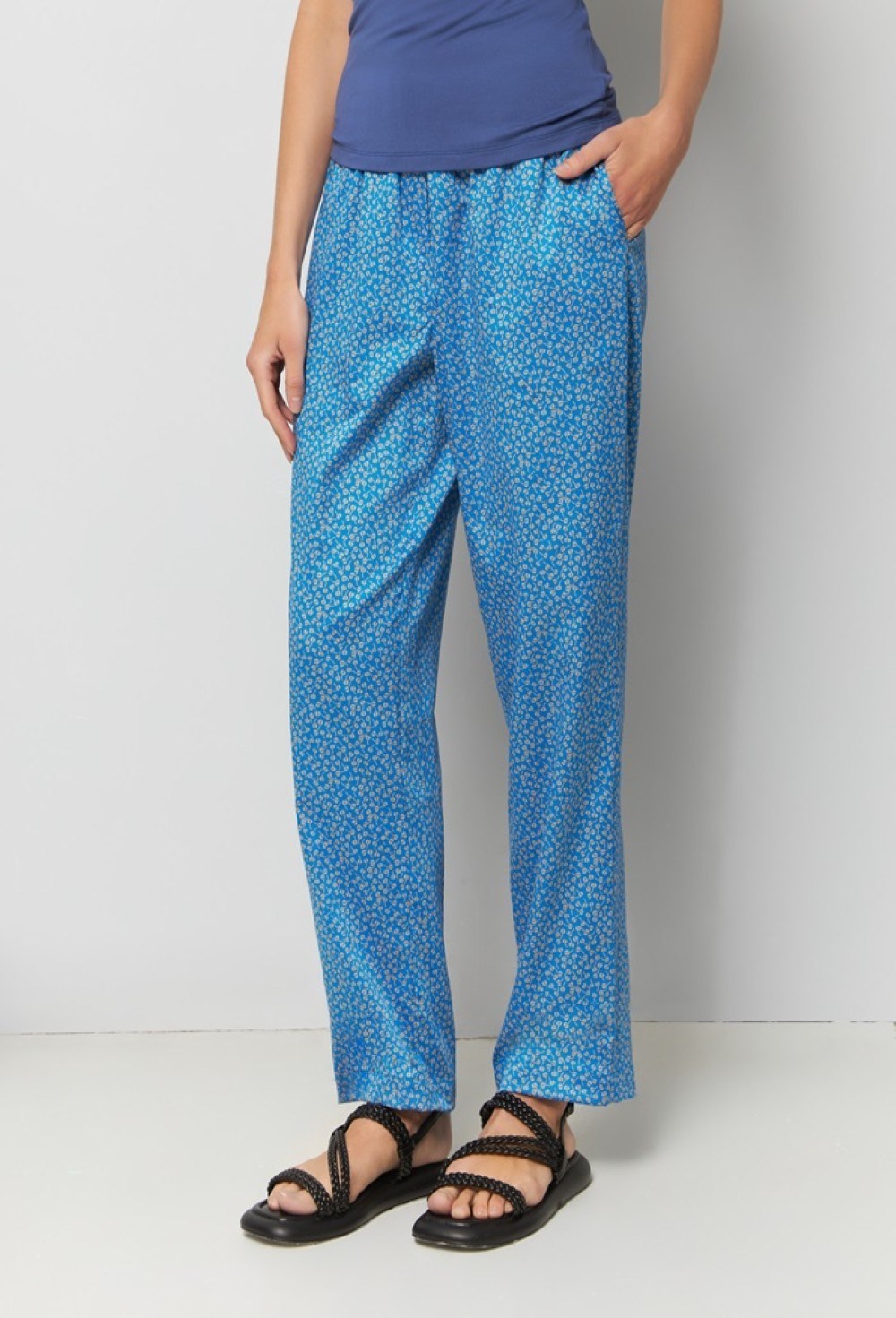 Брюки на резинке - фото 76485