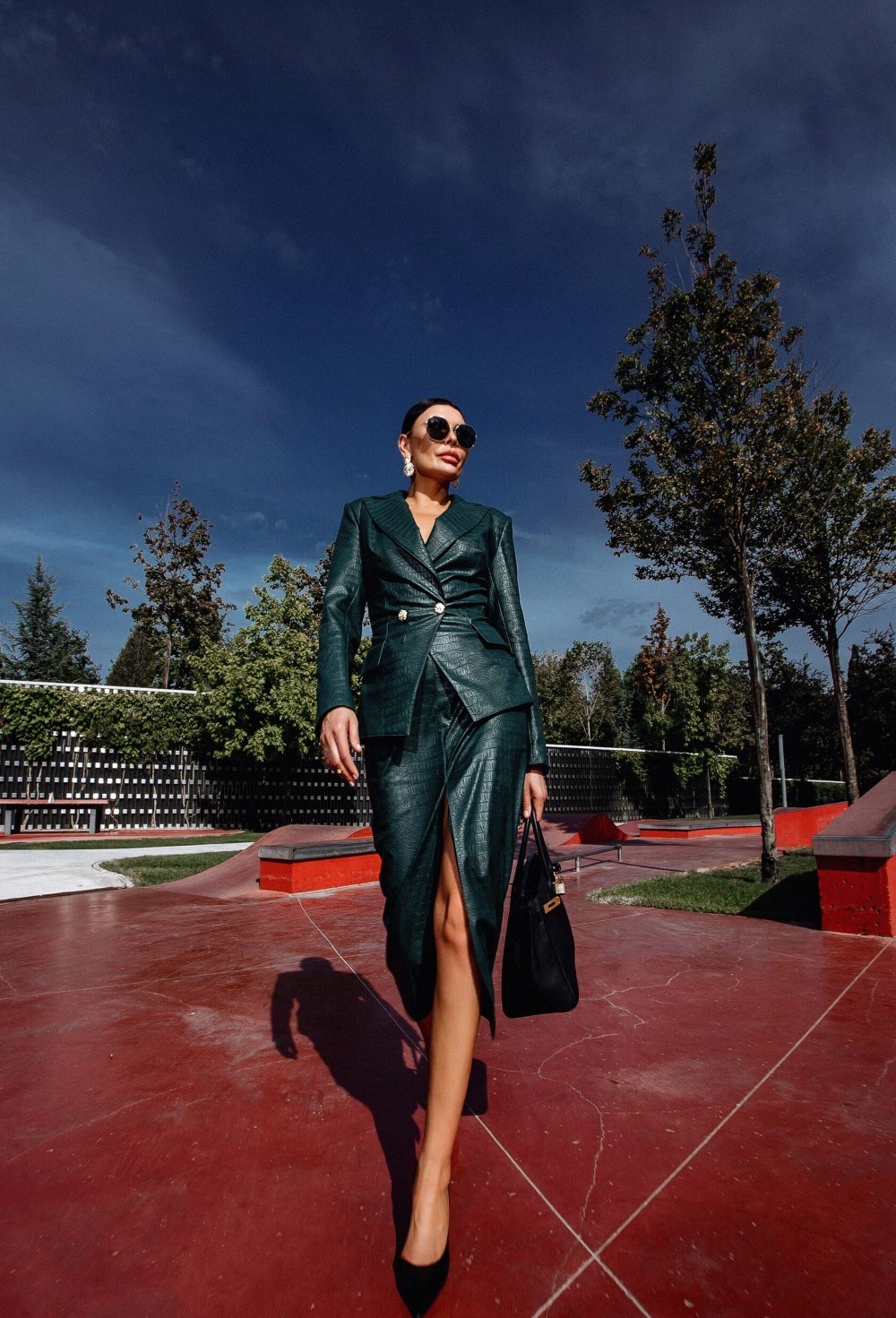 Костюм из эко кожи - фото 76848