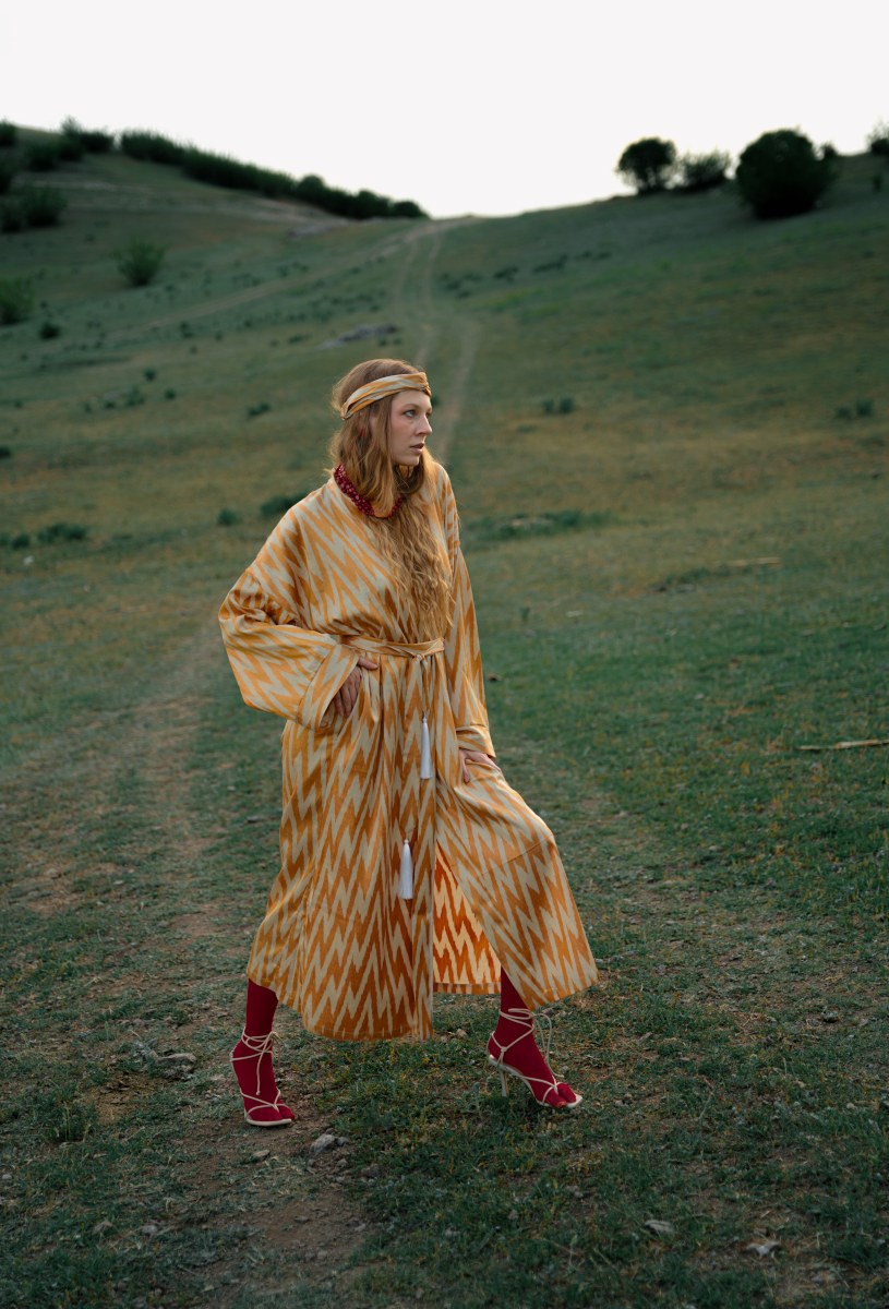 Шелковый кафтан ZIGZAG GOLD - фото 81341