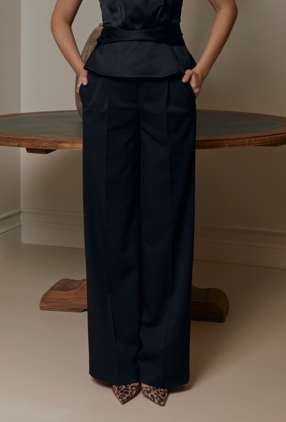 Брюки со складкой - фото 83277