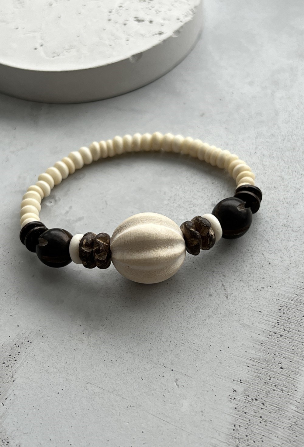 Браслет из натуральных бусин - фото 83981