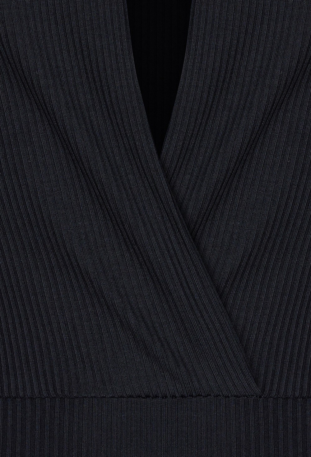 Боди с глубоким декольте из трикотажа - фото 84174