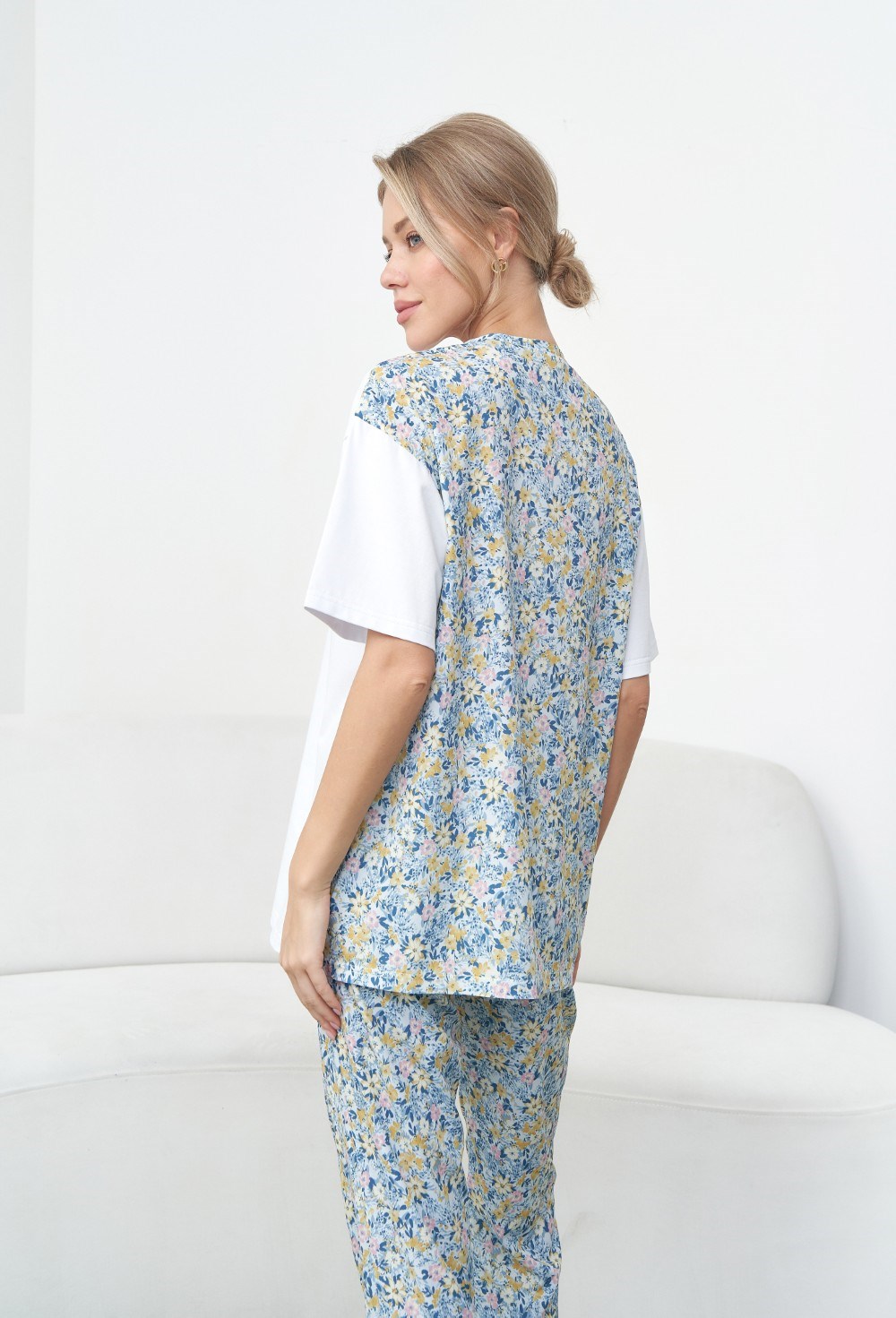 Костюм брюки футболка голубой - фото 89240