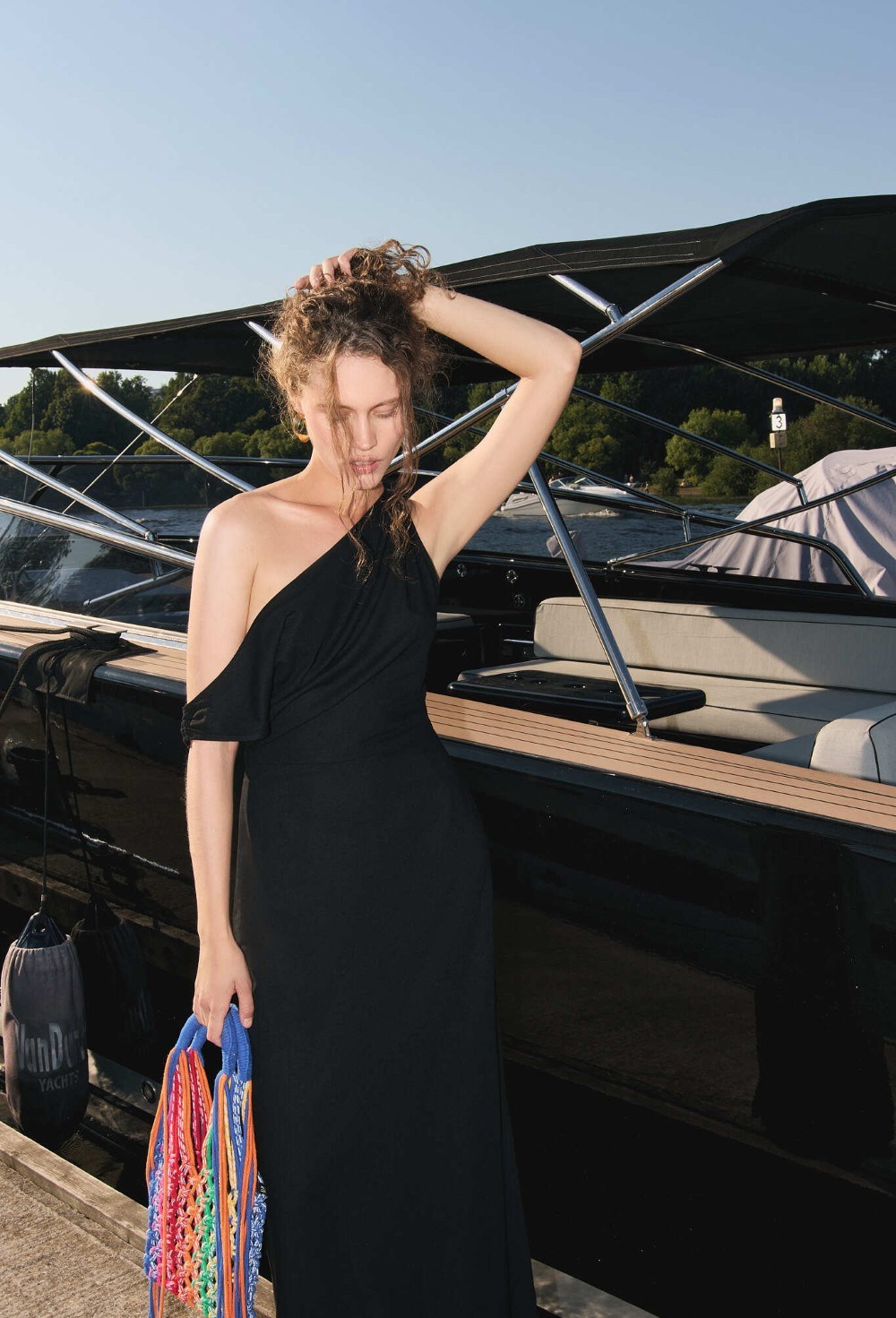 Платье со спущенным плечом - фото 91376