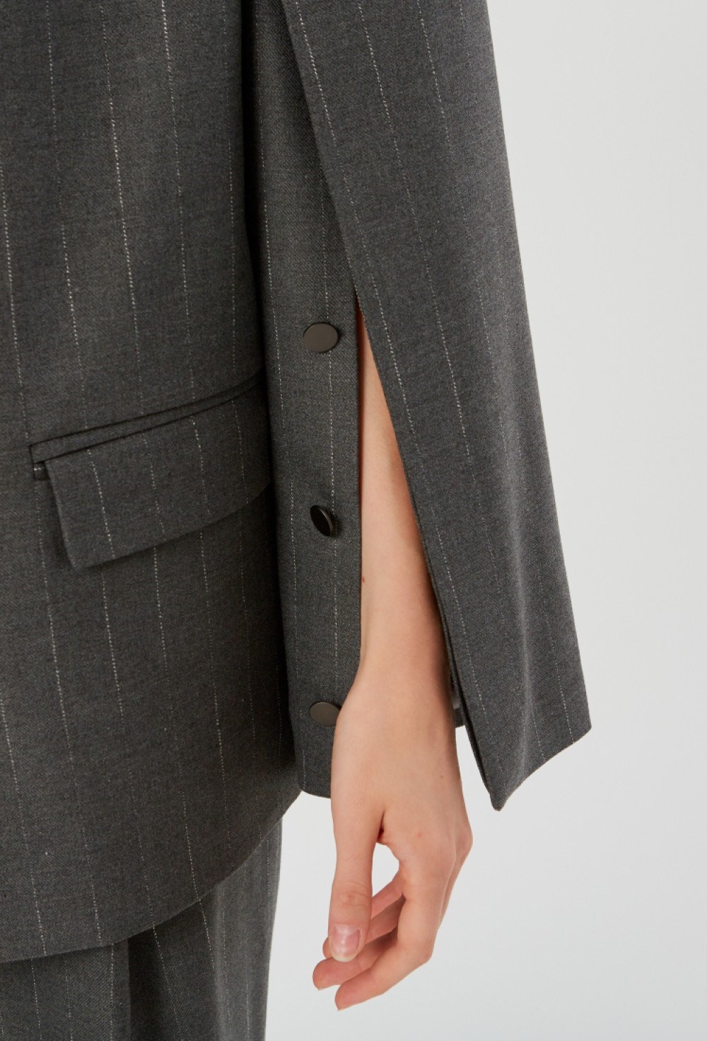 Жакет с разрезами на рукавах - фото 91637