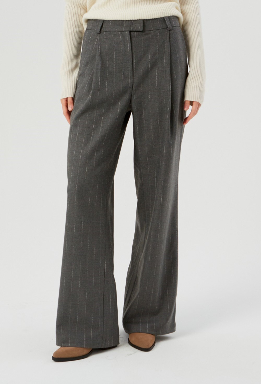 Брюки свободного кроя - фото 91666