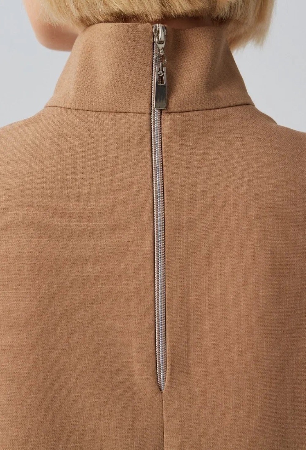 Платье с воротником-стойкой - фото 91764