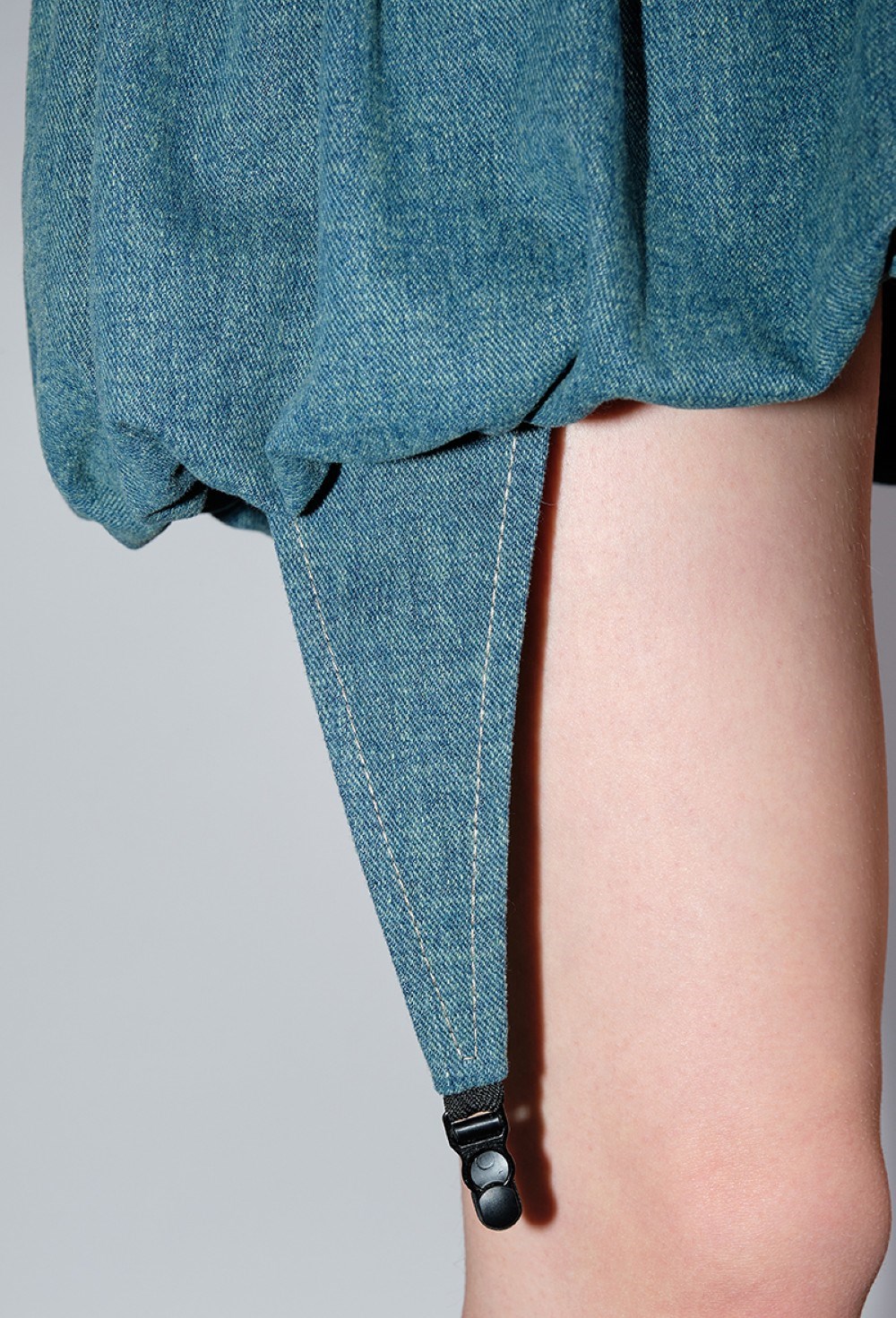 Юбка-баллон джинсовая мини с подвязками - фото 92856