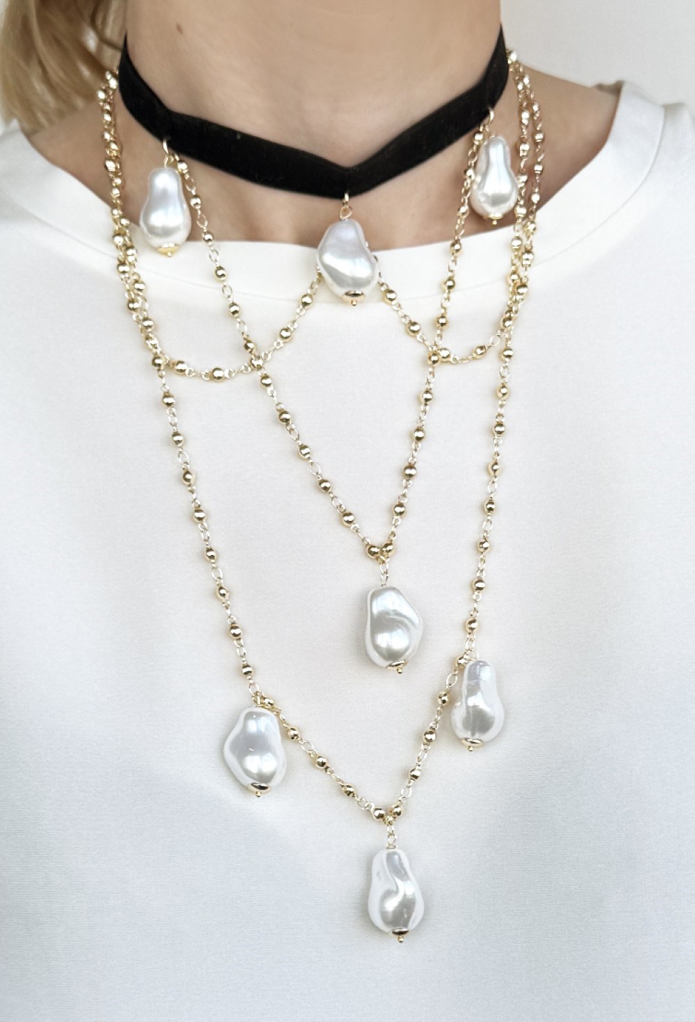 чокер с жемчугом и цепями - фото 94366