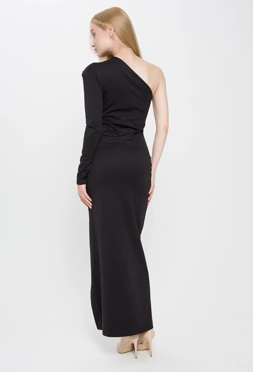 Платье на одно плечо с разрезом - фото 97451