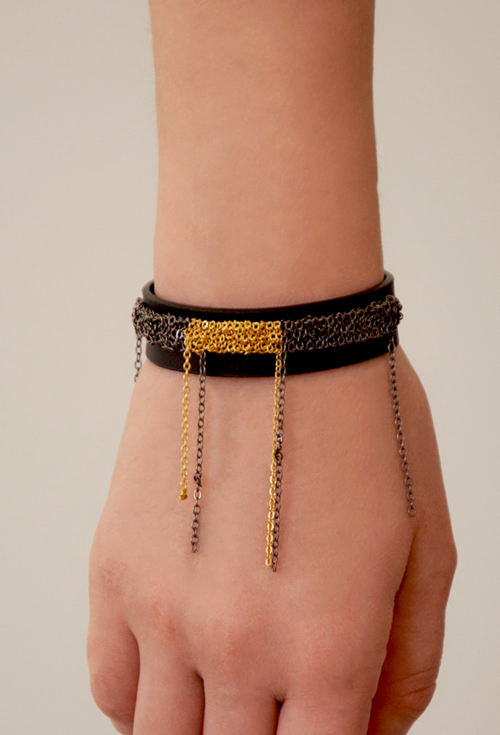 Плетенный браслет с кожей - фото 97781