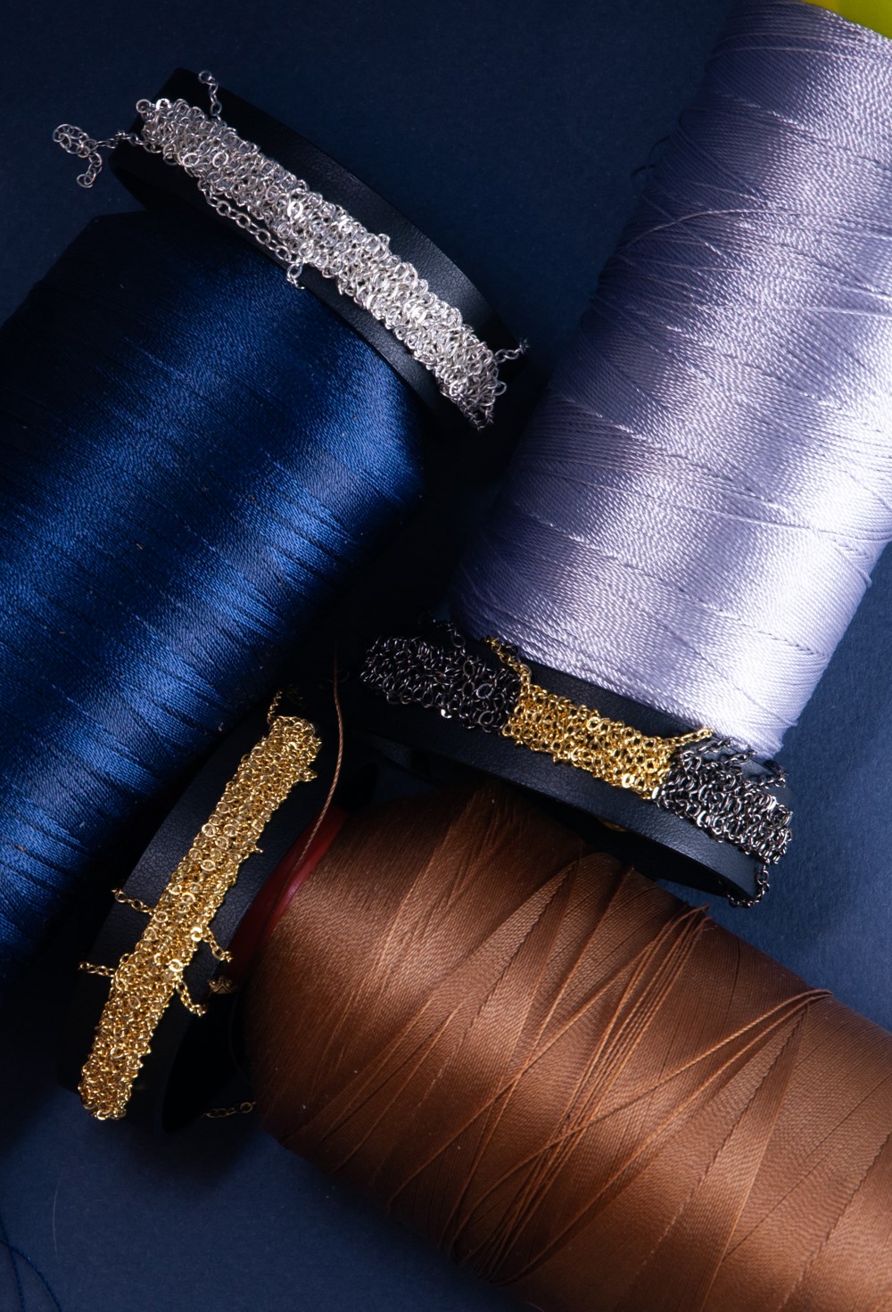 Плетенный браслет с кожей - фото 97782