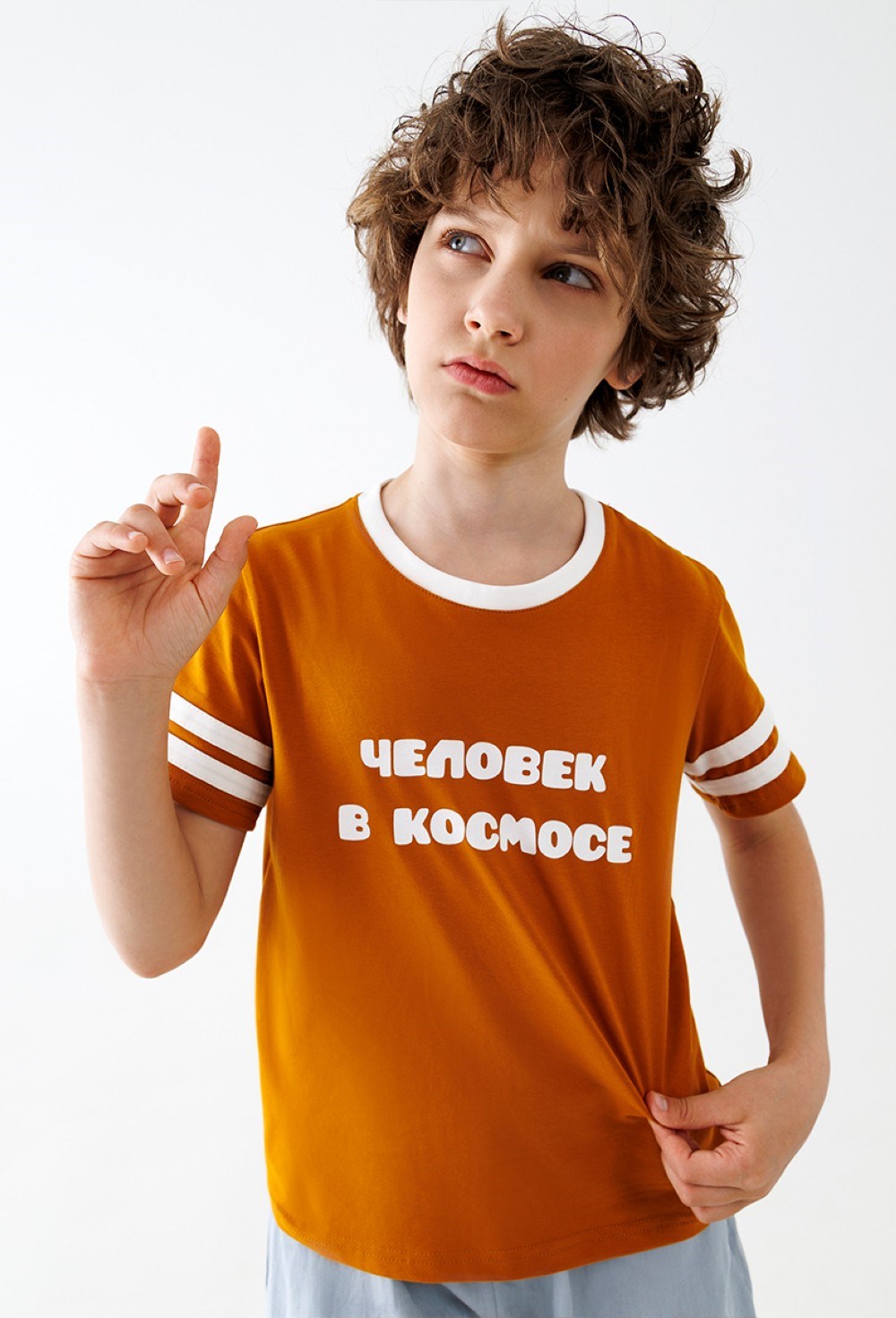 Футболка горчичная Человек в Космосе - фото 98253