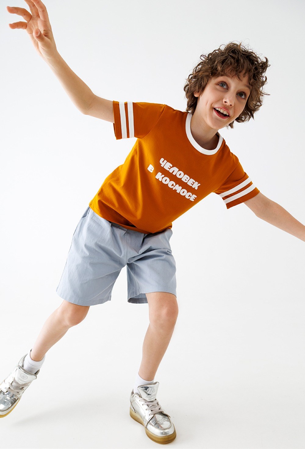 Футболка горчичная Человек в Космосе - фото 98255