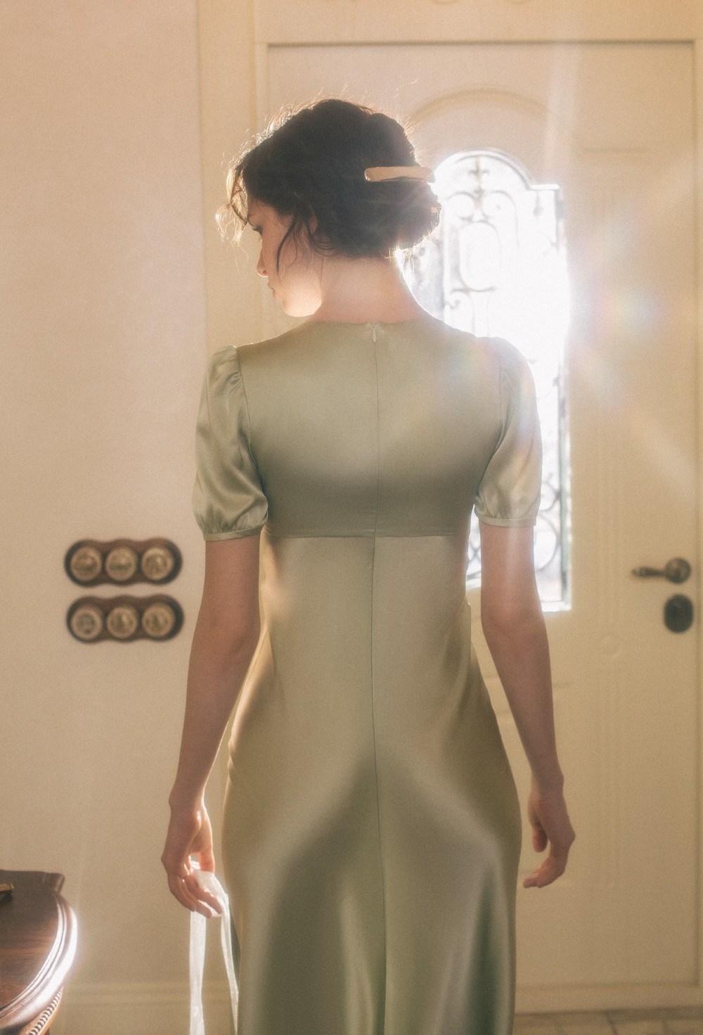 Платье из шёлка с v-образным вырезом - фото 98488