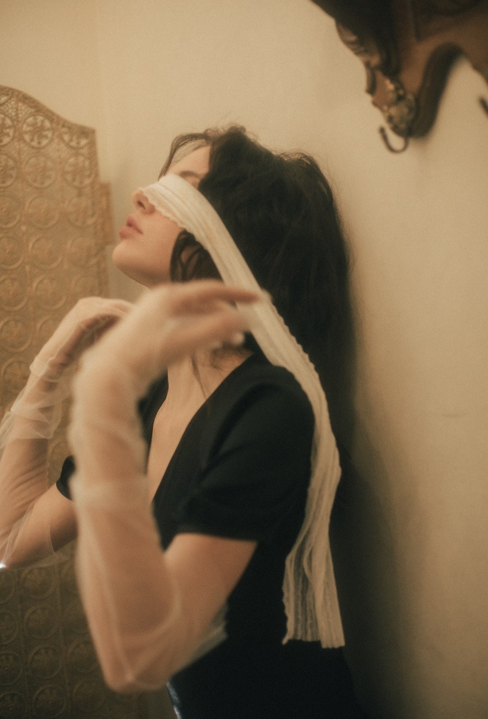 Платье из шёлка с v-образным вырезом - фото 98494