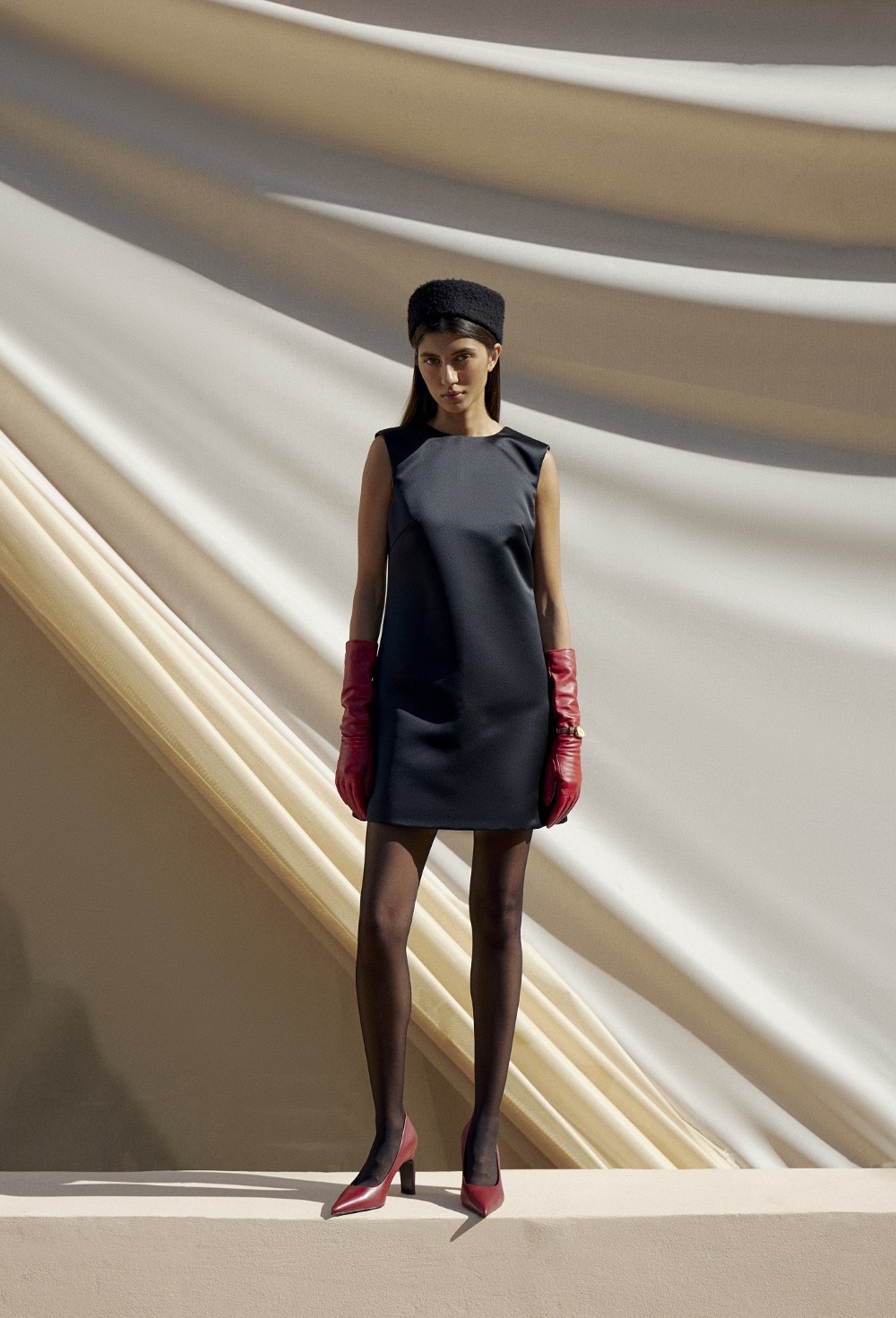 Платье с открытой спиной - фото 98509