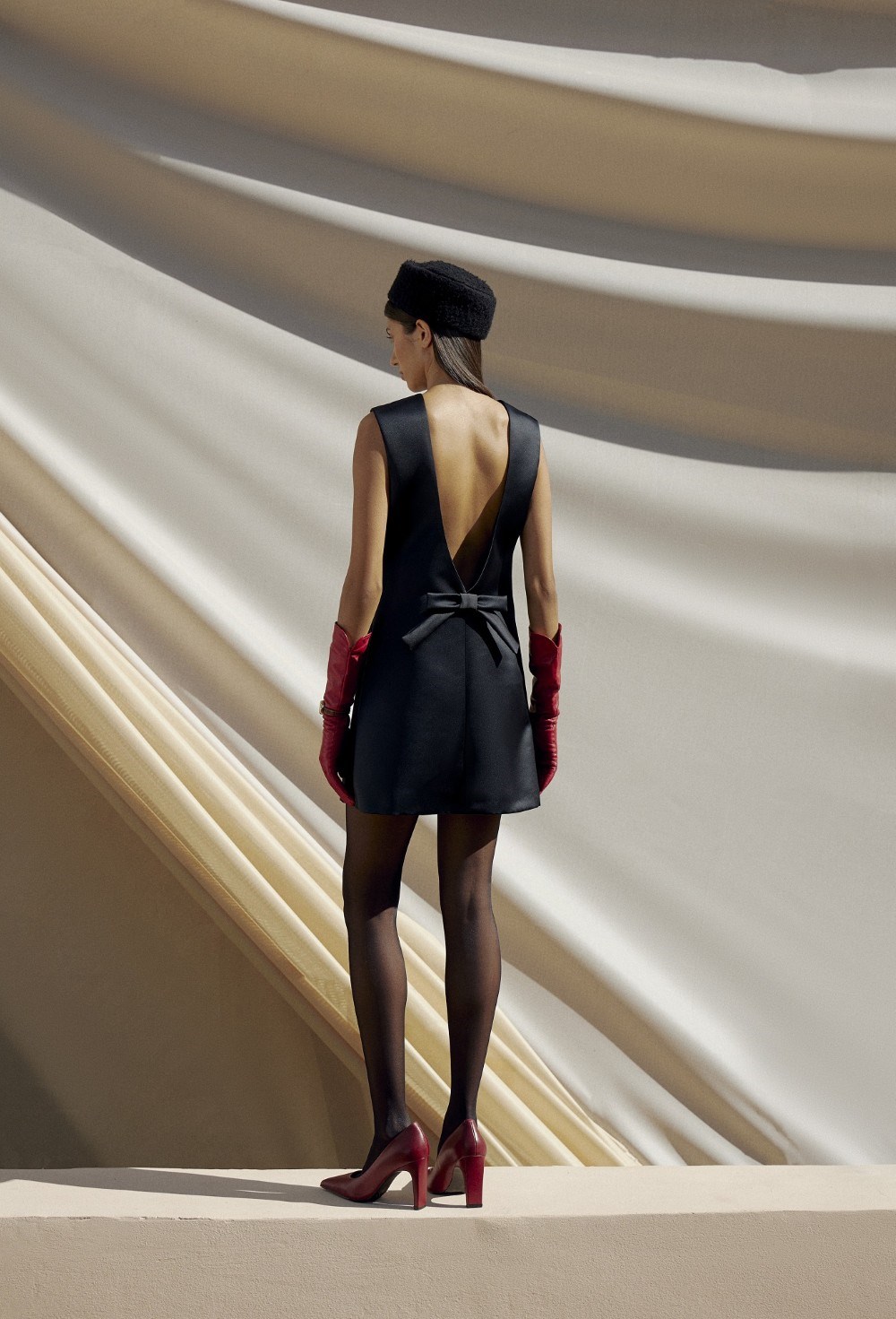 Платье с открытой спиной - фото 98510