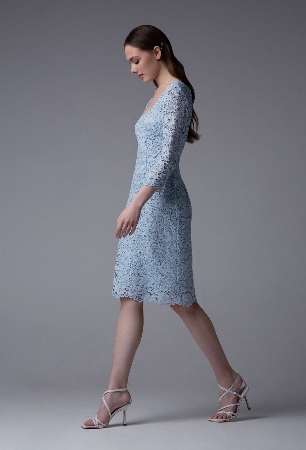 Платье кружевное с открытой спиной - фото 98599