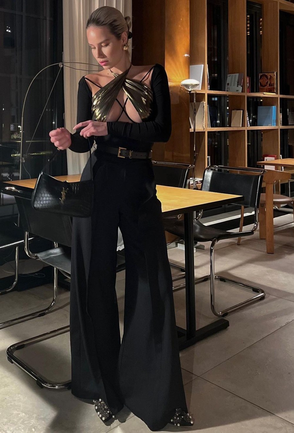 Брюки с объемной складкой - фото 99019