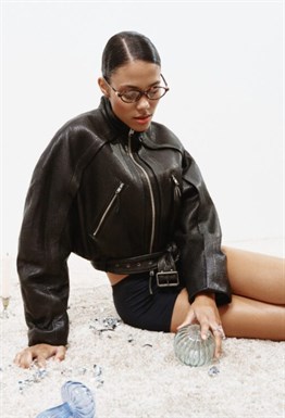 Укороченная кожаная куртка