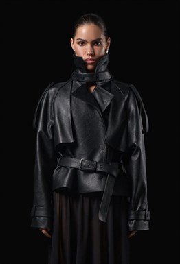 Куртка из плотной кожи