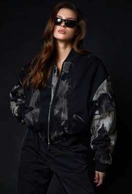 Черно-серый бомбер из вареного денима