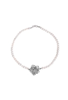 Pearls Camelia Silver Choker