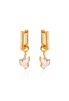 Earrings with a mother-of-pearl heart symbol