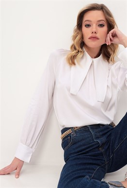 Блуза с акцентным воротником