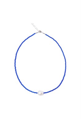 чокер из ультрамаринового бисера с барочной жемчужиной