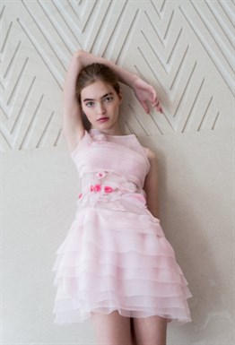 Платье нежно-розовое