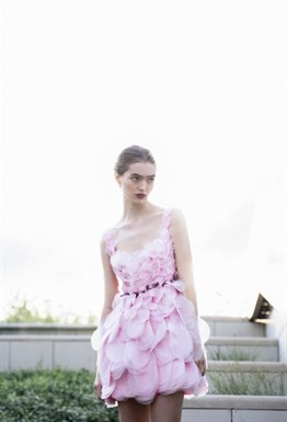 Платье из лепестков