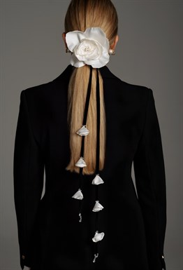 Чокер "Шёлковый пион" на черной бархатной ленте