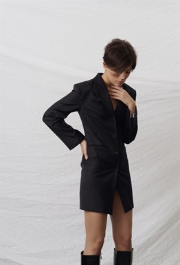 Платье-смокинг "маскулиного кроя"