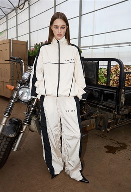 Треники Бумер светло-бежевого цвета