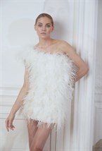 Платье на одно плечо из пера страуса - фото 102441