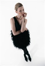 Платье с пышной юбкой из пера - фото 102455